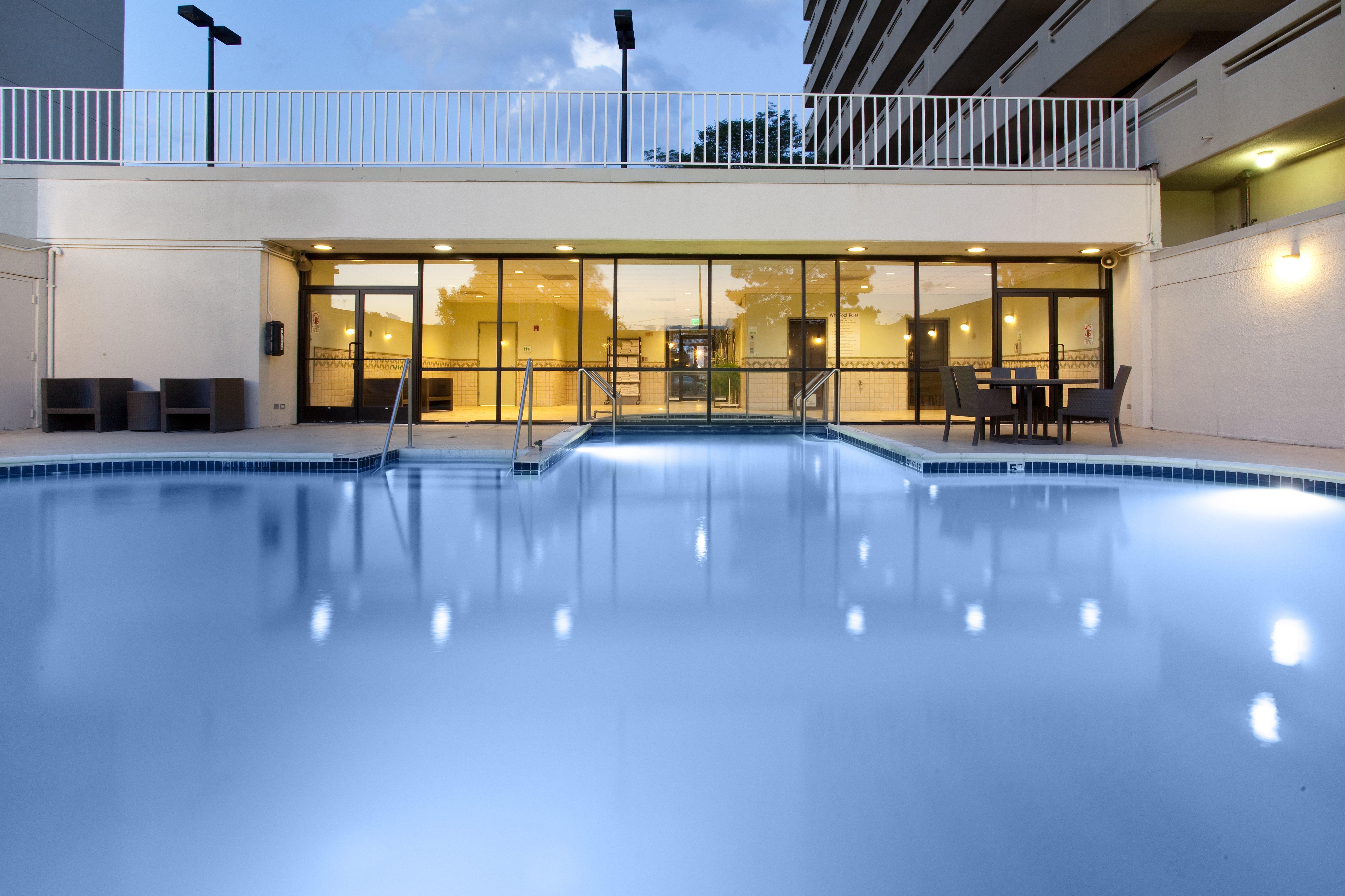 Holiday Inn Denver East By Ihg Экстерьер фото