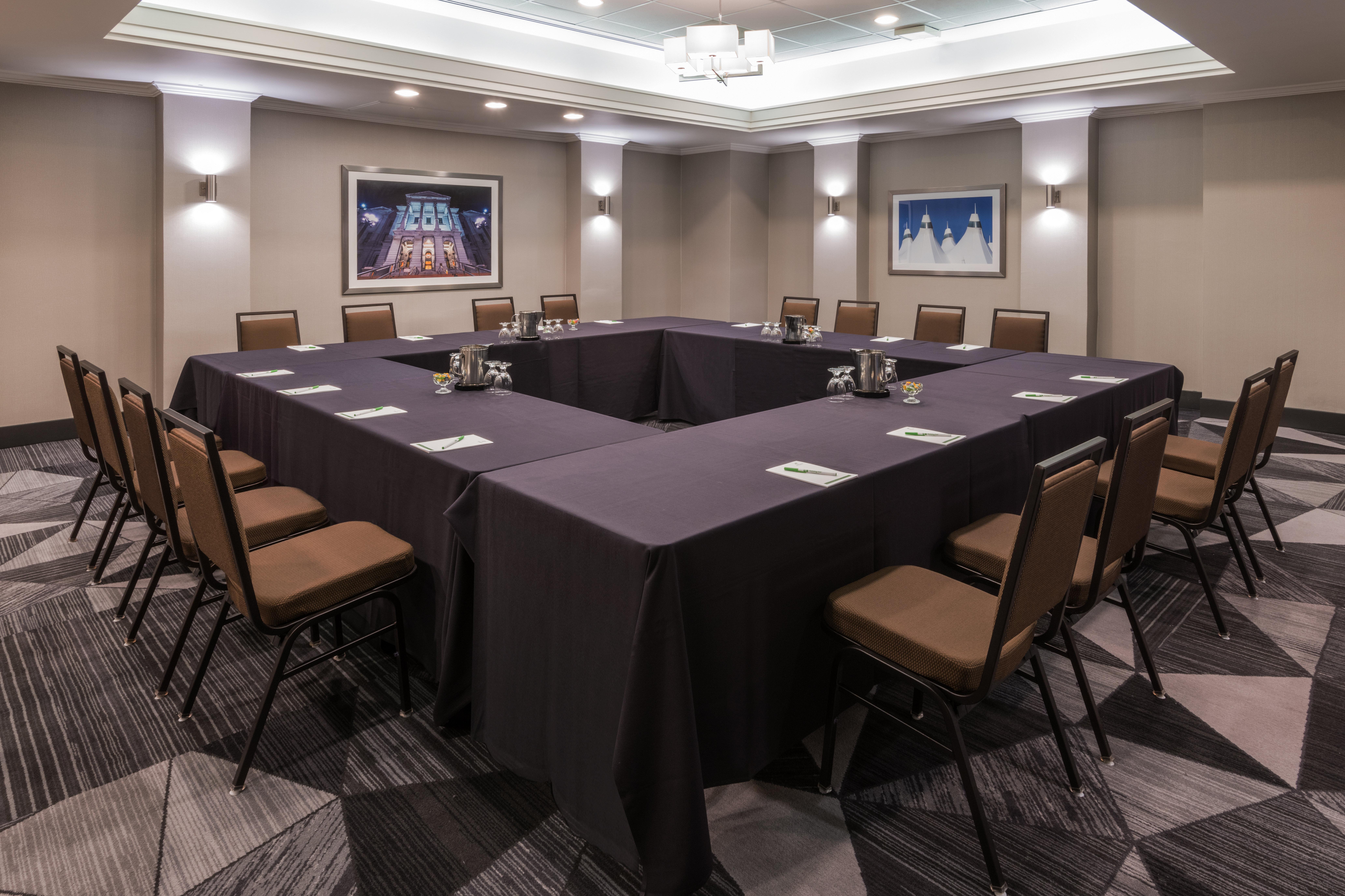 Holiday Inn Denver East By Ihg Экстерьер фото