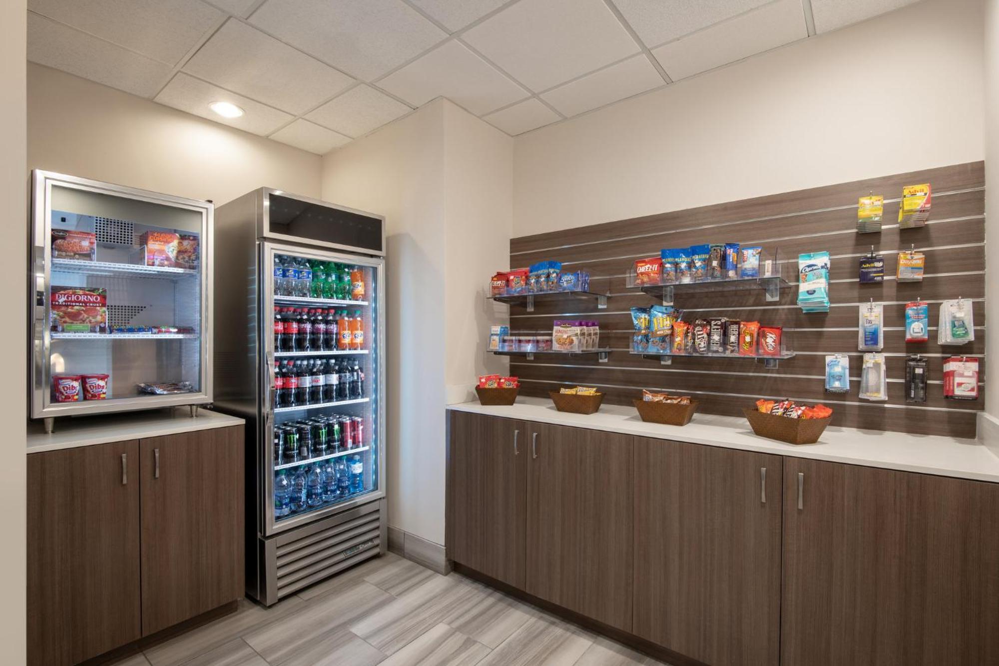 Holiday Inn Denver East By Ihg Экстерьер фото